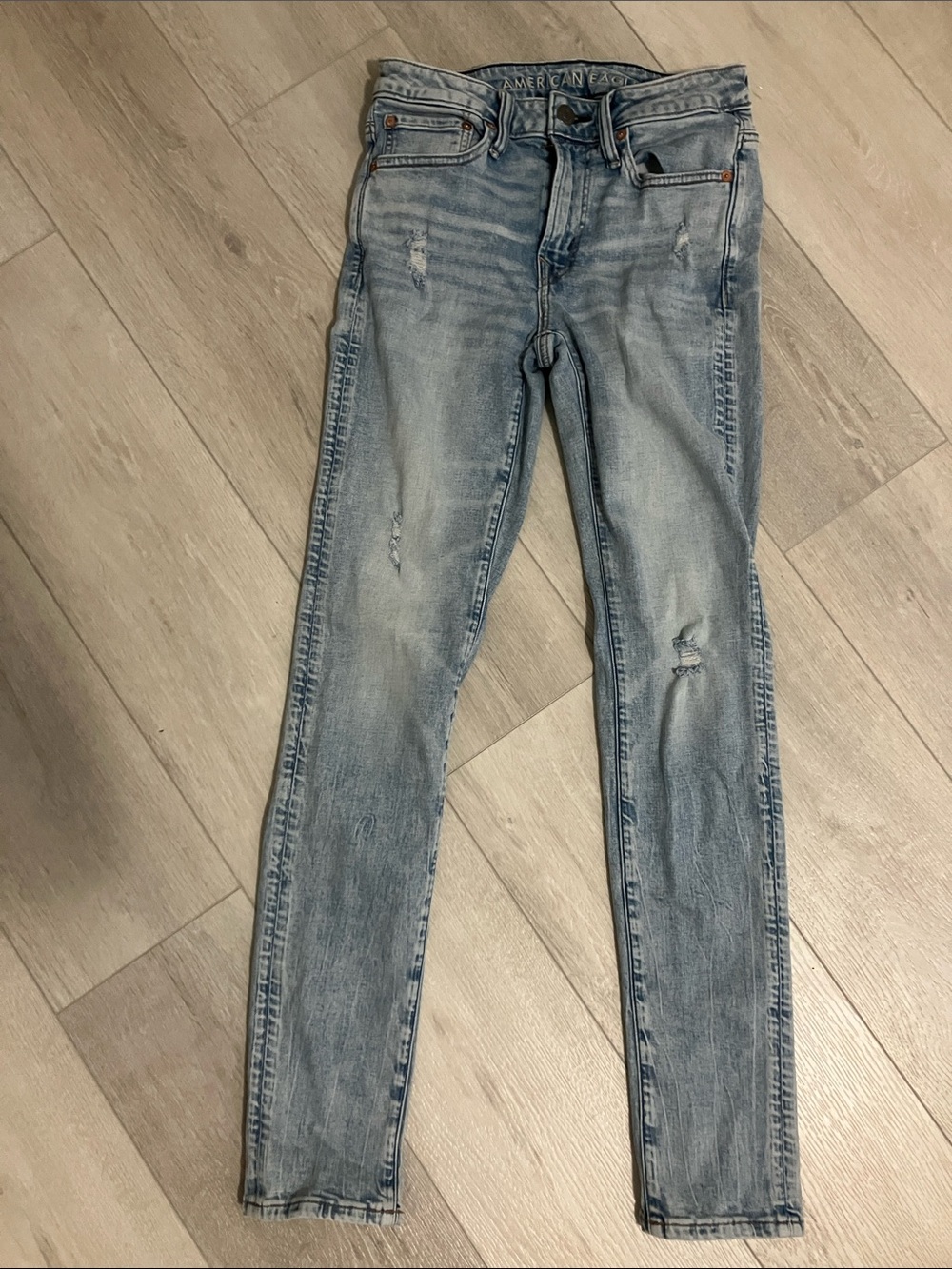 American Eagle, women’s 28 Light Wash Skinny Jeans
